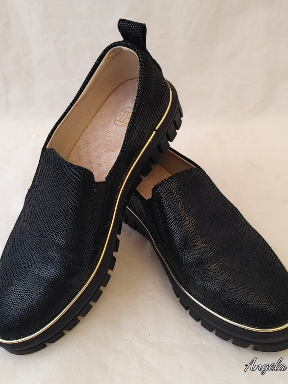 Tory Burch Black Textured Slip-On Loafers (Size 37) - Excellent Condition